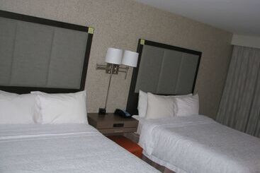 هتل Hampton Inn Sevierville