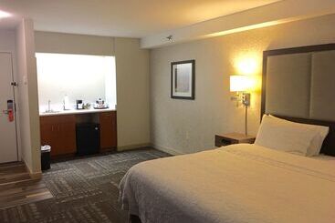 هتل Hampton Inn Sevierville