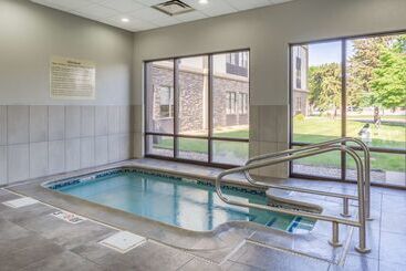 هتل Hampton Inn Sioux Falls