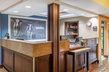 هتل Hampton Inn Sioux Falls
