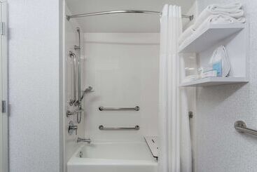 هتل Hampton Inn Sioux Falls