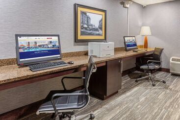 هتل Hampton Inn Sioux Falls