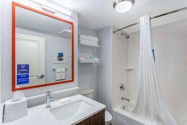 هتل Hampton Inn Sioux Falls