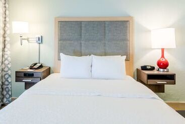 هتل Hampton Inn St. Charles St. Peters