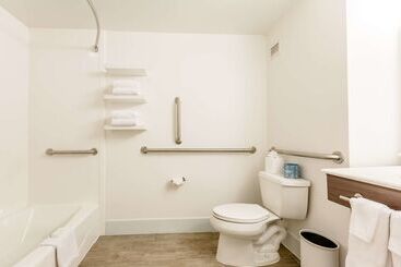 هتل Hampton Inn St. Charles St. Peters
