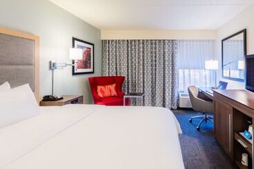 هتل Hampton Inn St. Charles St. Peters
