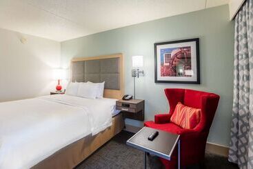 هتل Hampton Inn St. Charles St. Peters