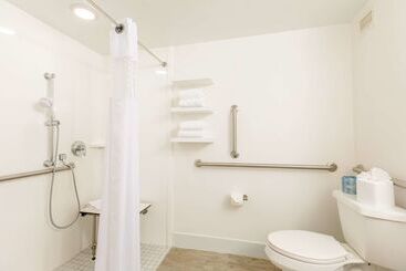 هتل Hampton Inn St. Charles St. Peters