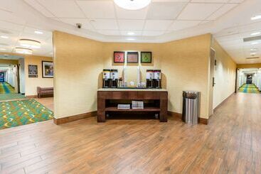 هتل Hampton Inn St. Charles St. Peters