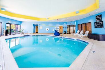 هتل Hampton Inn St. Charles St. Peters