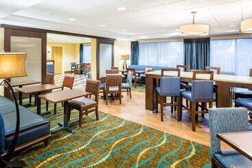 هتل Hampton Inn St. Charles St. Peters