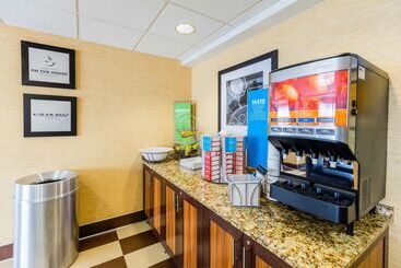 هتل Hampton Inn St. Charles St. Peters