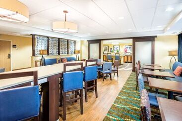 هتل Hampton Inn St. Charles St. Peters