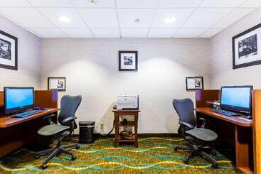 هتل Hampton Inn St. Charles St. Peters
