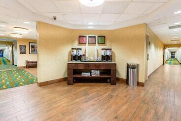 هتل Hampton Inn St. Charles St. Peters