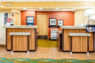 هتل Hampton Inn St. Charles St. Peters