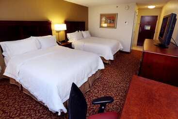 هتل Hampton Inn & Suites Charlottesvilleat The University