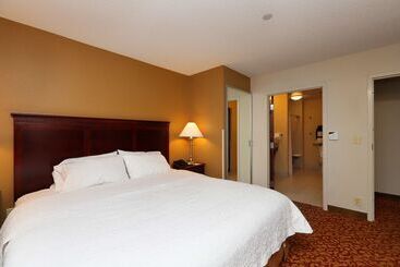 هتل Hampton Inn & Suites Charlottesvilleat The University