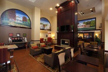 هتل Hampton Inn & Suites Charlottesvilleat The University