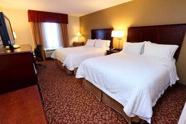 هتل Hampton Inn & Suites Charlottesvilleat The University