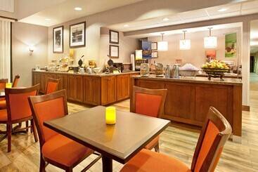 هتل Hampton Inn & Suites El Pasoairport