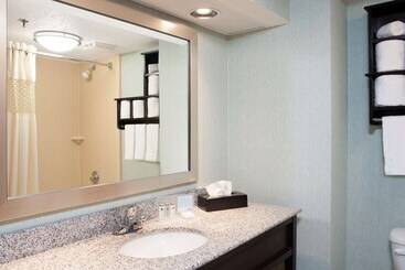 هتل Hampton Inn And Suites Kokomo