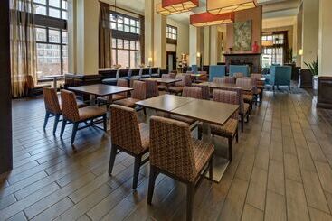 هتل Hampton Inn & Suites Nashvillevanderbiltelliston Place