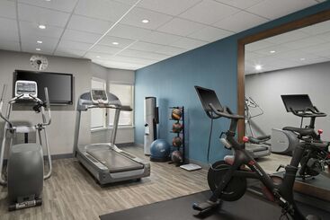 هتل Hampton Inn & Suites Newport News