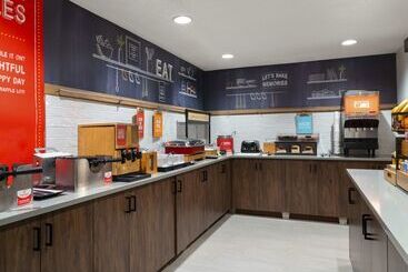 هتل Hampton Inn & Suites Newport News