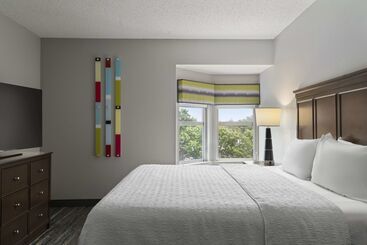 هتل Hampton Inn & Suites Newport News