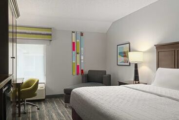هتل Hampton Inn & Suites Newport News