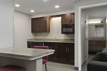 هتل Hampton Inn & Suites Newport News