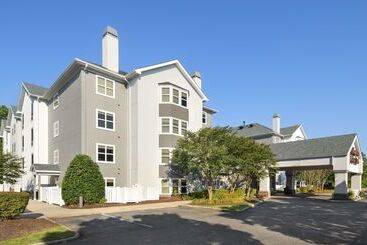هتل Hampton Inn & Suites Newport News