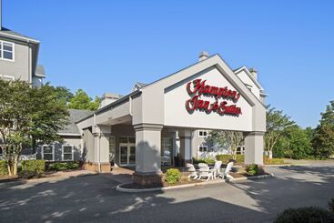 هتل Hampton Inn & Suites Newport News