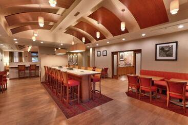 هتل Hampton Inn & Suites Orem