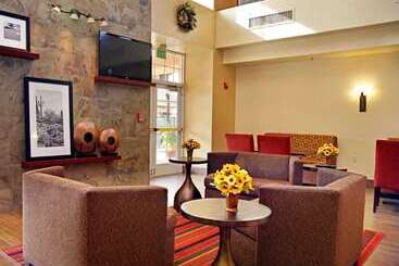 هتل Hampton Inn & Suites Phoenix/scottsdale