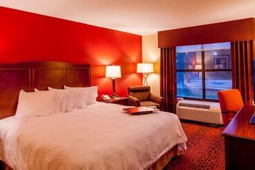 هتل Hampton Inn & Suites Tampanorth