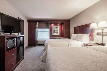 هتل Hampton Inn & Suites Williamsburgrichmond Rd