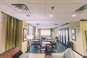 هتل Hampton Inn Tallahassee Central