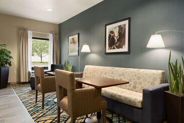 هتل Hampton Inn By Hilton Wausau