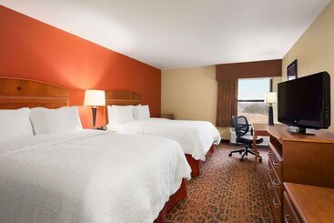 هتل Hampton Inn Wichitaeast