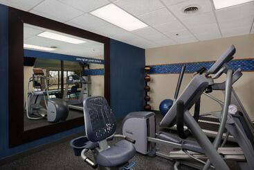 هتل Hampton Inn By Hilton Youngstown West I 80