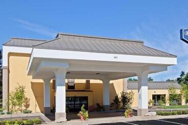 هتل Hampton Inn By Hilton Youngstown West I 80