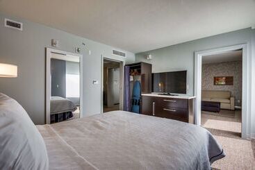 هتل Home2 Suites By Hilton Dfw Airport South/irving, Tx