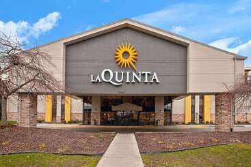 هتل La Quinta Inn & Suites By Wyndham Detroit Metro Airport