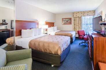 هتل Quality Inn Lynchburg Near University