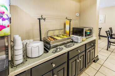 هتل Quality Inn  Savannah I95