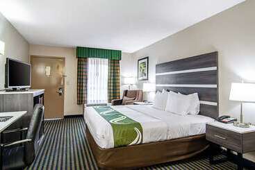 هتل Quality Inn  Savannah I95