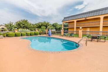هتل Quality Inn  Savannah I95