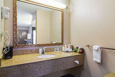هتل Quality Inn  Savannah I95